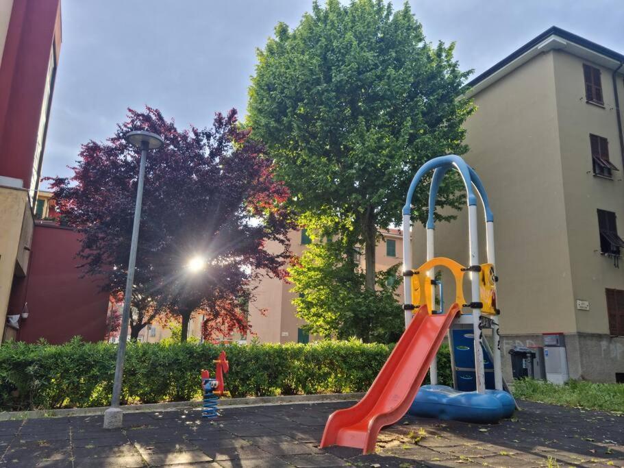 Appartamento Vista Giardino - L'Onda Blu ลาสเปเซีย ภายนอก รูปภาพ