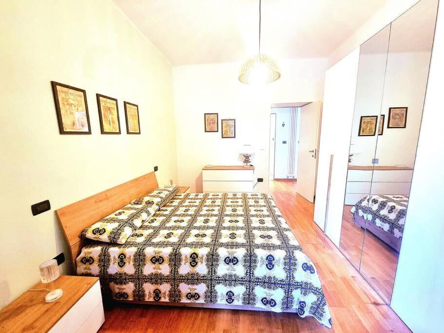 Appartamento Vista Giardino - L'Onda Blu ลาสเปเซีย ภายนอก รูปภาพ
